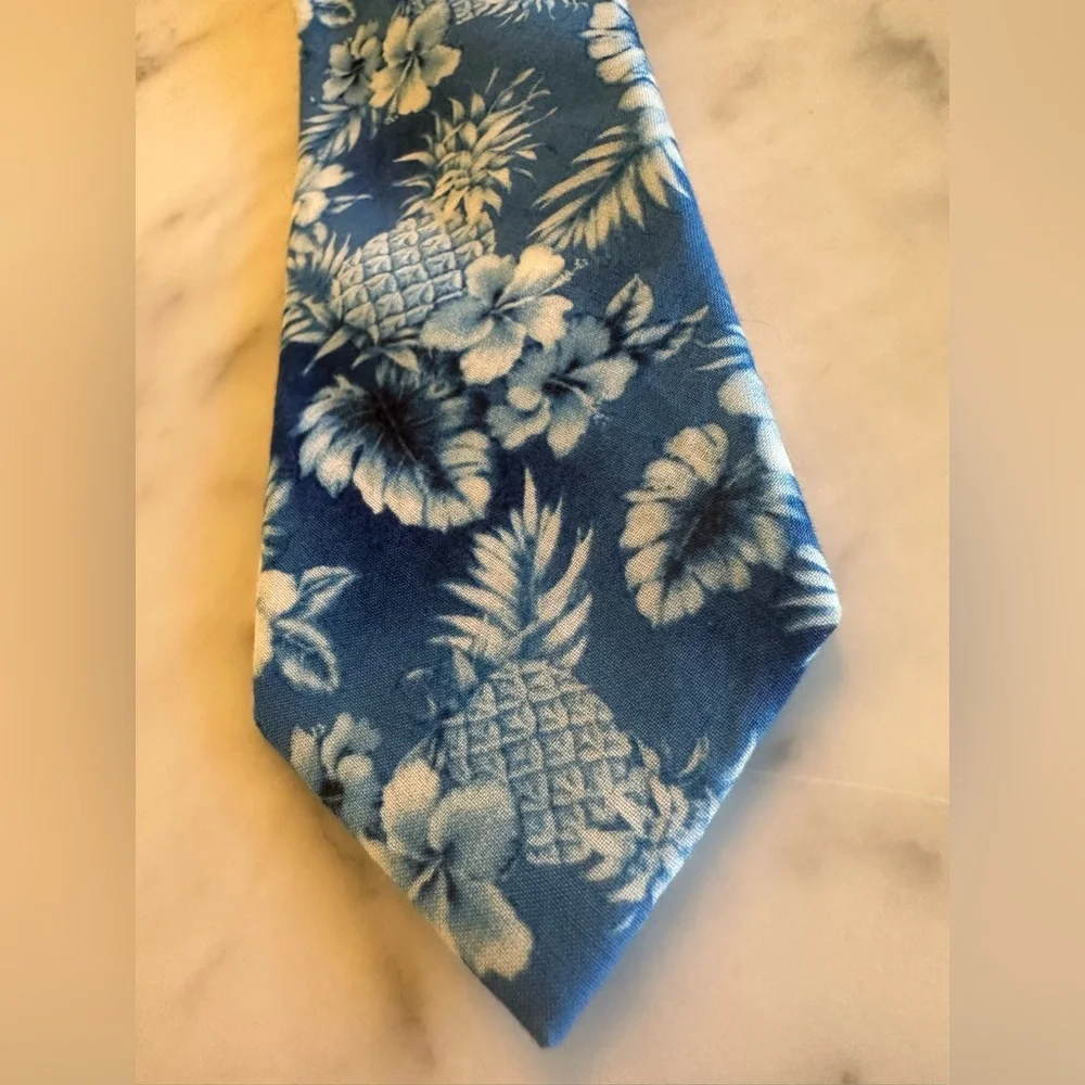 Lord & Taylor Blue Floral Hawaiian Neck Tie - Youth